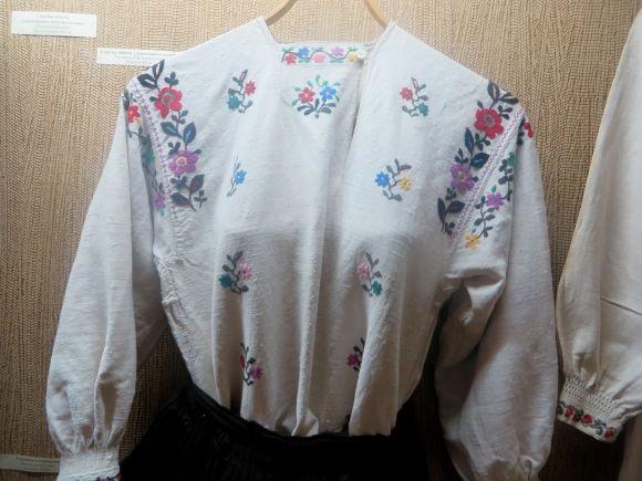 Новини Хмельницького - фото з Не “крали” чужий орнамент і не різали на шматки. Про що розкаже подільська вишиванка Не “крали” чужий орнамент і не різали на шматки. Про що розкаже подільська вишиванка, фото №5 на сайті vsim.ua