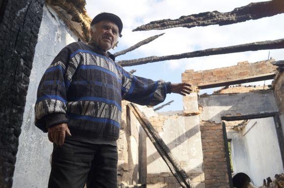 Репортаж з-під Калинівки: «Гради» в городі і потрощені будівлі на сайті 20minut.ua Репортаж з-під Калинівки: «Гради» в городі і потрощені будівлі, фото №8 на сайті 20minut.ua