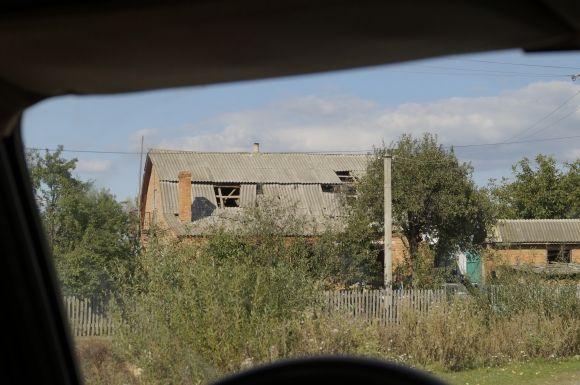 Репортаж з-під Калинівки: «Гради» в городі і потрощені будівлі на сайті 20minut.ua Репортаж з-під Калинівки: «Гради» в городі і потрощені будівлі, фото №1 на сайті 20minut.ua