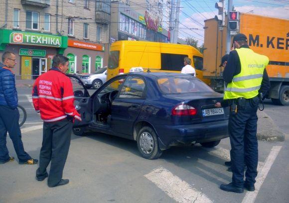 «Копи» впіймали таксиста «під кайфом». І купили тест, щоб його освідувати на сайті 20minut.ua «Копи» впіймали таксиста «під кайфом». І купили тест, щоб його освідувати, фото №6 на сайті 20minut.ua