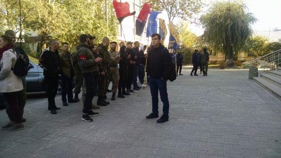 Підсудні брати Лужецькі у суді провокували активістів, фото №1 на сайті 20minut.ua