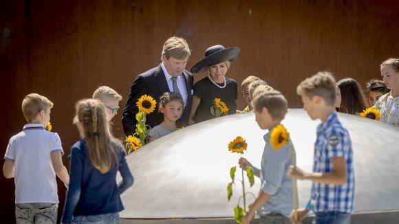 У Голландії цвітуть соняхи в пам’ять про загиблих малайзійського «Боїнга-777», фото №6 на сайті 20minut.ua