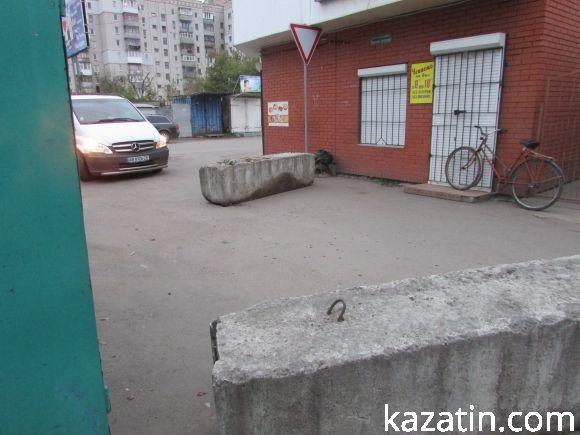 Мертва недільна вулиця Земляка (+відео) ОНОВЛЮЄТЬСЯ на сайті 20minut.ua Мертва недільна вулиця Земляка (+відео) ОНОВЛЮЄТЬСЯ, фото №3 на сайті 20minut.ua