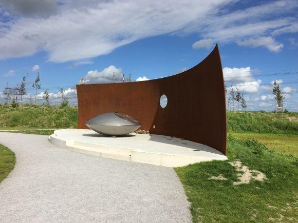 У Голландії цвітуть соняхи в пам’ять про загиблих малайзійського «Боїнга-777», фото №3 на сайті 20minut.ua