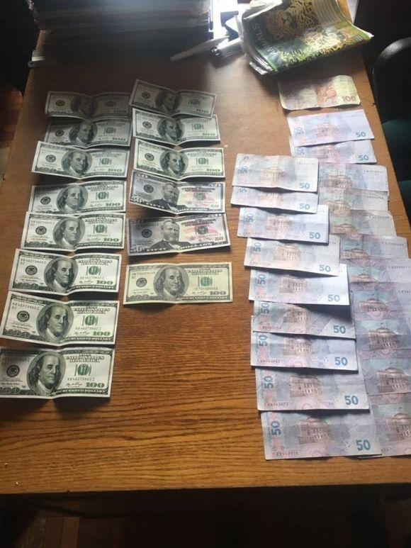 На Хмельниччині керівницю держпідприємства  спіймали на хабарі, фото №1 на сайті vsim.ua