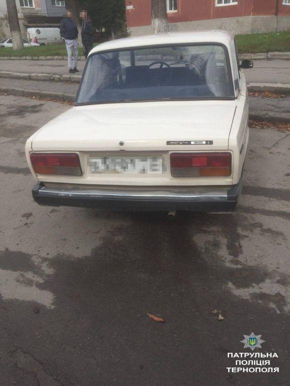 Біля "Універсаму" затори. Вантажівка перегородила дорогу, фото №3 на сайті 20minut.ua
