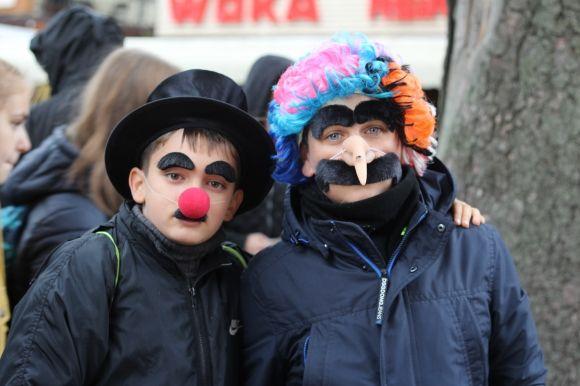 Понад тисяча усміхнених облич. У Вінниці пройшов Smile-парад на сайті 20minut.ua Понад тисяча усміхнених облич. У Вінниці пройшов Smile-парад, фото №8 на сайті 20minut.ua