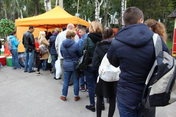 Як проходить «Vinnytsia Food Weekend»: «кілометрові» черги за делікатесами на сайті 20minut.ua Як проходить «Vinnytsia Food Weekend»: «кілометрові» черги за делікатесами, фото №2 на сайті 20minut.ua