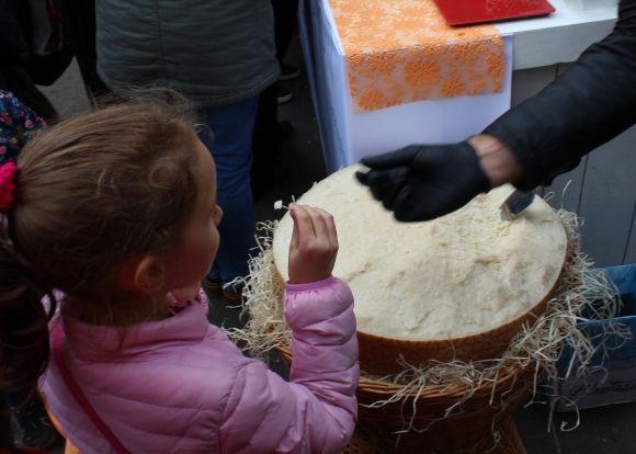 Як проходить «Vinnytsia Food Weekend»: «кілометрові» черги за делікатесами на сайті 20minut.ua Як проходить «Vinnytsia Food Weekend»: «кілометрові» черги за делікатесами, фото №12 на сайті 20minut.ua