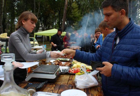 Як проходить «Vinnytsia Food Weekend»: «кілометрові» черги за делікатесами на сайті 20minut.ua Як проходить «Vinnytsia Food Weekend»: «кілометрові» черги за делікатесами, фото №9 на сайті 20minut.ua