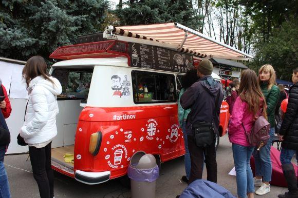 Як проходить «Vinnytsia Food Weekend»: «кілометрові» черги за делікатесами на сайті 20minut.ua Як проходить «Vinnytsia Food Weekend»: «кілометрові» черги за делікатесами, фото №31 на сайті 20minut.ua
