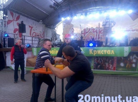 Смачні змагання, турнір з армреслінгу і пивні забави: у Кам`янці завершився “Октоберфест”, фото №5 на сайті 20minut.ua