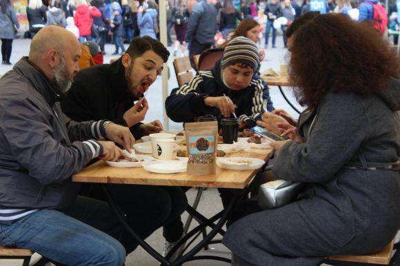 Як проходить «Vinnytsia Food Weekend»: «кілометрові» черги за делікатесами на сайті 20minut.ua Як проходить «Vinnytsia Food Weekend»: «кілометрові» черги за делікатесами, фото №4 на сайті 20minut.ua