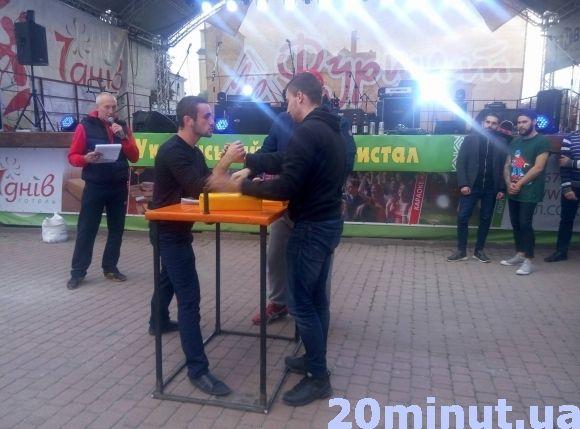 Смачні змагання, турнір з армреслінгу і пивні забави: у Кам`янці завершився “Октоберфест”, фото №4 на сайті 20minut.ua