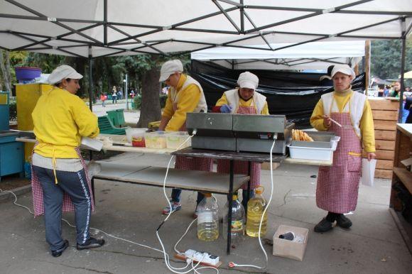Як проходить «Vinnytsia Food Weekend»: «кілометрові» черги за делікатесами на сайті 20minut.ua Як проходить «Vinnytsia Food Weekend»: «кілометрові» черги за делікатесами, фото №26 на сайті 20minut.ua