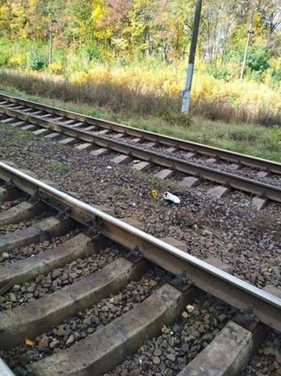 Потяг збив молоду вінничанку, яка йшла у наушниках і не чула сигналу на сайті 20minut.ua Потяг збив молоду вінничанку, яка йшла у наушниках і не чула сигналу, фото №1 на сайті 20minut.ua
