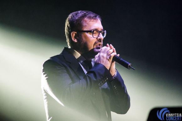 Від косухи до смокінга! Чим на концерті вражав Вінницю Олександр Пономарьов? на сайті 20minut.ua Від косухи до смокінга! Чим на концерті вражав Вінницю Олександр Пономарьов?, фото №4 на сайті 20minut.ua