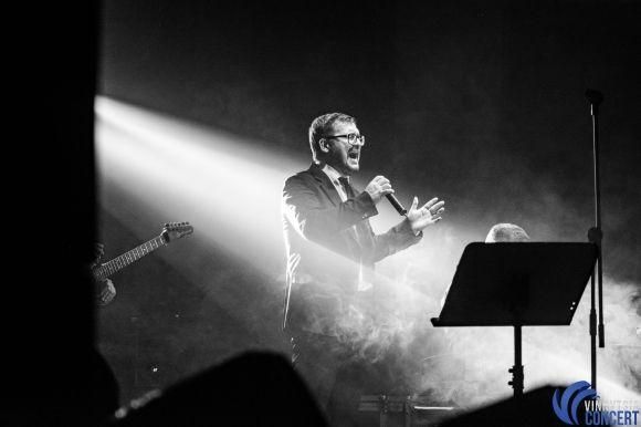 Від косухи до смокінга! Чим на концерті вражав Вінницю Олександр Пономарьов? на сайті 20minut.ua Від косухи до смокінга! Чим на концерті вражав Вінницю Олександр Пономарьов?, фото №5 на сайті 20minut.ua