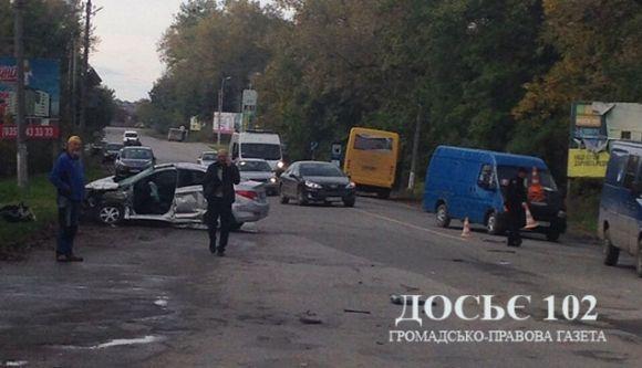 У Чорткові смертельна аварія: водій Hyundai в'їхав у рейсовий автобус, фото №1 на сайті 20minut.ua