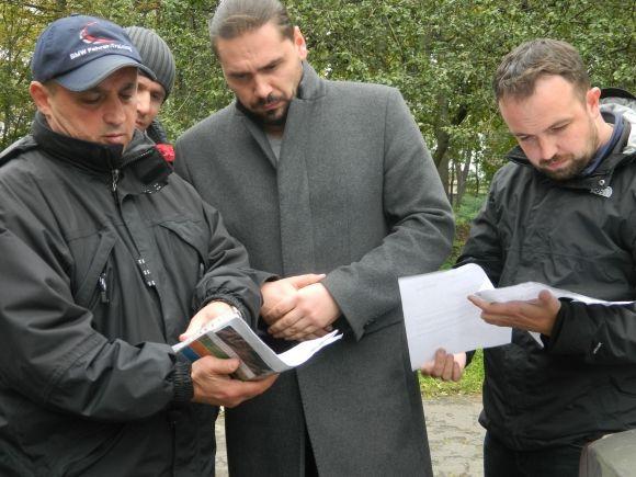 У парку почали копати котлован під будівництво "Вуличної академії". Люди - проти на сайті 20minut.ua У парку почали копати котлован під будівництво "Вуличної академії". Люди - проти, фото №3 на сайті 20minut.ua