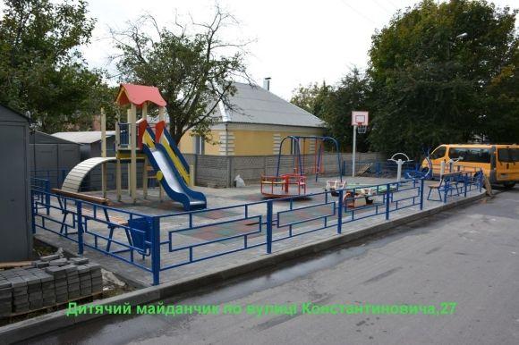 По місту встановлюють нові дитячі і спортивні майданчики. Де саме? на сайті 20minut.ua По місту встановлюють нові дитячі і спортивні майданчики. Де саме?, фото №1 на сайті 20minut.ua