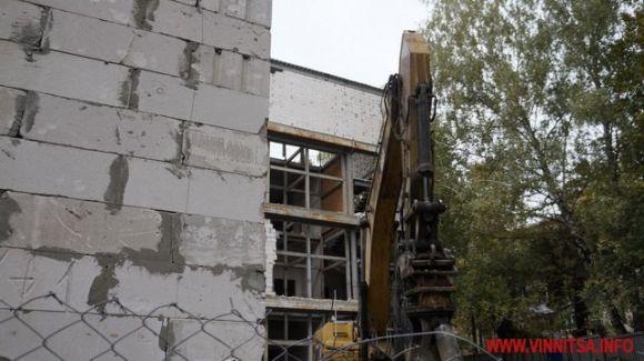 Приміщення колишнього ресторaну «Кельце» почали зносити. ФОТО на сайті 20minut.ua Приміщення колишнього ресторaну «Кельце» почали зносити. ФОТО, фото №1 на сайті 20minut.ua