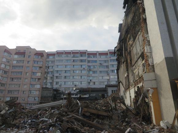 Новини Хмельницького - фото з Пожежа на Старокостянтинівському шосе пошкодила новобудову. На ремонт потрібні мільйони Пожежа на Старокостянтинівському шосе пошкодила новобудову. На ремонт потрібні мільйони, фото №2 на сайті vsim.ua