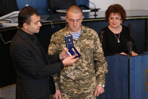 Бійці з Хмельницького отримали медаль "Воля та мужність", фото №5 на сайті vsim.ua