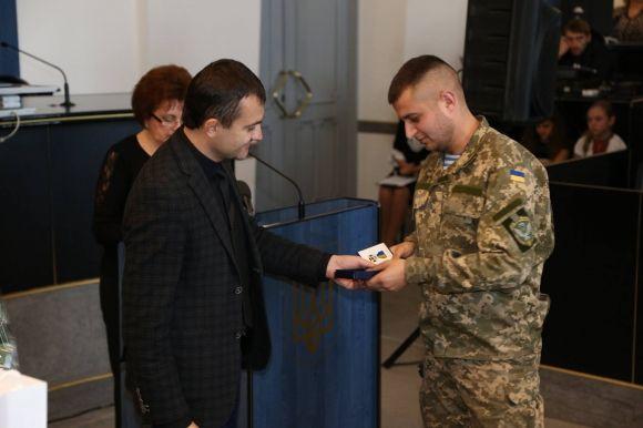 Бійці з Хмельницького отримали медаль "Воля та мужність", фото №6 на сайті vsim.ua