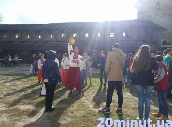 У Кам`янці до Дня захисника України студенти змагалися у козацьких забавах, фото №8 на сайті 20minut.ua
