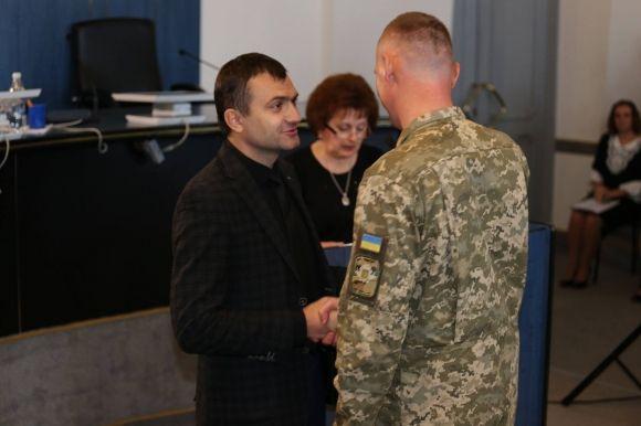 Бійці з Хмельницького отримали медаль "Воля та мужність", фото №1 на сайті vsim.ua