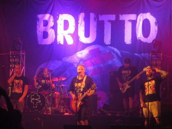 Новини Хмельницького - фото з "BRUTTO" - щоб було круто": білоруські рокери порвали зал бронебійними хітами "BRUTTO" - щоб було круто": білоруські рокери порвали зал бронебійними хітами, фото №5 на сайті vsim.ua