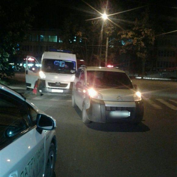 За вечір у Хмельницькому збили чотирьох пішоходів. Серед постраждалих є діти, фото №1 на сайті vsim.ua