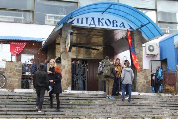 Як на фесті-пікніку «Громадська кухня» ногами чавили 50 кілограм винограду на сайті 20minut.ua Як на фесті-пікніку «Громадська кухня» ногами чавили 50 кілограм винограду, фото №6 на сайті 20minut.ua