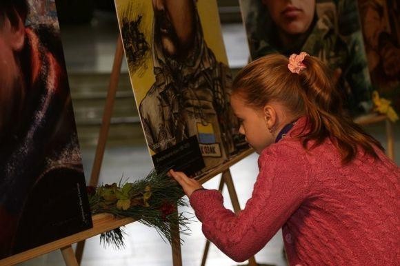 Вона не залишає байдужим. У Хмельницькому відкрили виставку "Якби не війна", фото №1 на сайті vsim.ua
