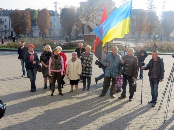 Хмельничани вийшли на акцію «Велика політична реформа» на сайті vsim.ua Хмельничани вийшли на акцію «Велика політична реформа», фото №1 на сайті vsim.ua