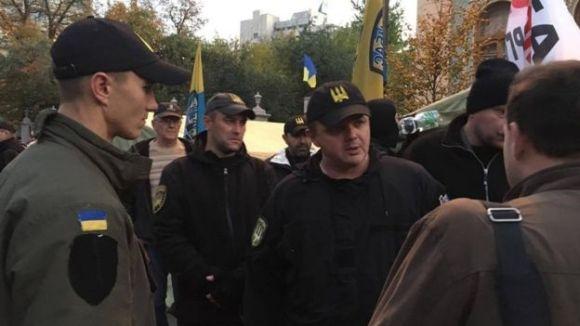 Біля Верховної Ради побили депутата Барну із Тернопільщини, фото №1 на сайті 20minut.ua