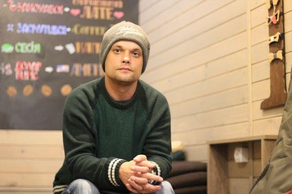 «Музика може творити дива»: про вуличного музиканта, що грає біля вежі на сайті 20minut.ua «Музика може творити дива»: про вуличного музиканта, що грає біля вежі, фото №1 на сайті 20minut.ua