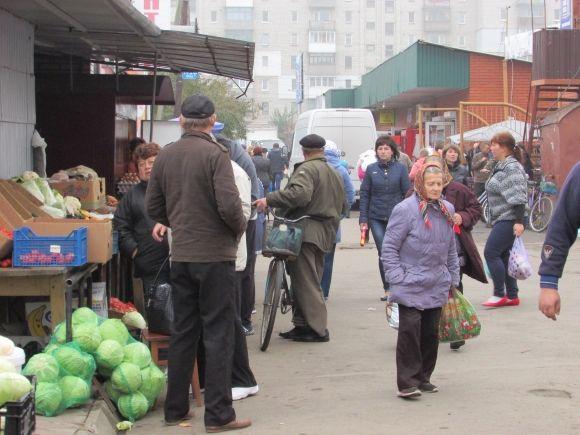 Базар повертається на напівзаасфальтовану територію на сайті 20minut.ua Базар повертається на напівзаасфальтовану територію, фото №3 на сайті 20minut.ua