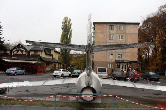 ФОТО ДНЯ: Відреставрований літак «Міг-15» повернули на Космонавтів на сайті 20minut.ua ФОТО ДНЯ: Відреставрований літак «Міг-15» повернули на Космонавтів, фото №5 на сайті 20minut.ua