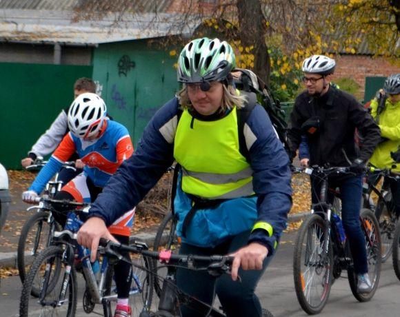 Останній заїзд: як закривали велосезон у Хмельницькому на сайті vsim.ua Останній заїзд: як закривали велосезон у Хмельницькому, фото №2 на сайті vsim.ua