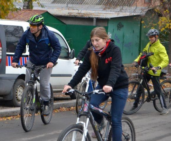 Останній заїзд: як закривали велосезон у Хмельницькому на сайті vsim.ua Останній заїзд: як закривали велосезон у Хмельницькому, фото №12 на сайті vsim.ua