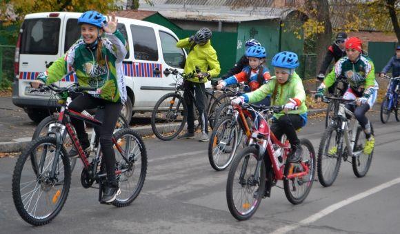 Останній заїзд: як закривали велосезон у Хмельницькому на сайті vsim.ua Останній заїзд: як закривали велосезон у Хмельницькому, фото №10 на сайті vsim.ua