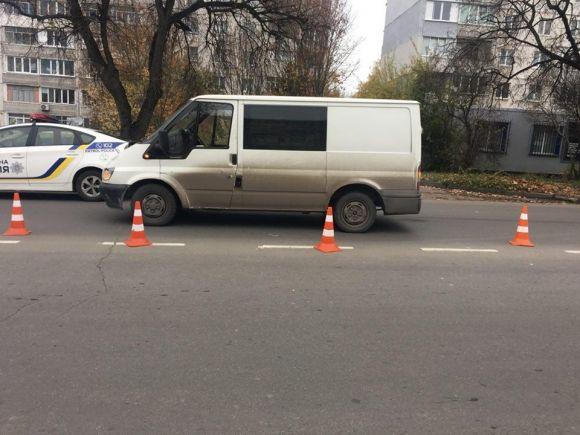 На Тернопільській Ford збив пенсіонера, який переходив дорогу на сайті vsim.ua На Тернопільській Ford збив пенсіонера, який переходив дорогу, фото №1 на сайті vsim.ua