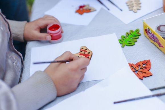 У центрі міста юні вінницькі фермери зібрали урожай овочів. Їм необхідно ще насіння квітів на сайті 20minut.ua У центрі міста юні вінницькі фермери зібрали урожай овочів. Їм необхідно ще насіння квітів, фото №1 на сайті 20minut.ua