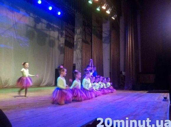 У Кам`янці відбулося танцювальне шоу на сайті 20minut.ua У Кам`янці відбулося танцювальне шоу, фото №3 на сайті 20minut.ua