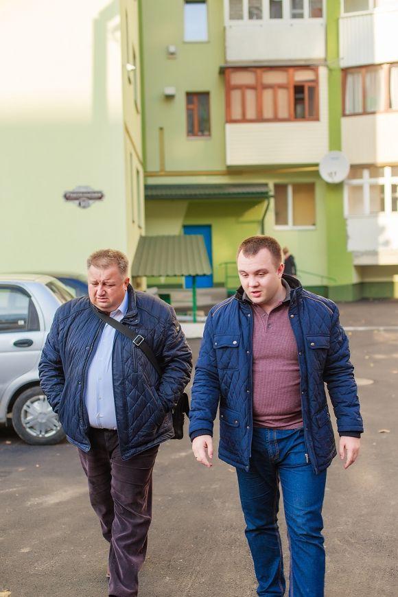 За сприяння Вадима Кудіярова з міського бюджету було виділено 1 млн. грн. на ремонт вулиці Учительської (Прес-служба ГО “Батьківщина молода”) на сайті 20minut.ua За сприяння Вадима Кудіярова з міського бюджету було виділено 1 млн. грн. на ремонт вулиці Учительської (Прес-служба ГО “Батьківщина молода”), фото №8 на сайті 20minut.ua