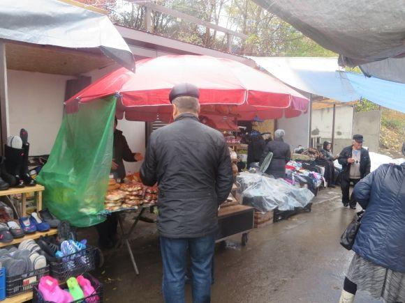 Новини Хмельницького - фото з Директор ринку "Ранковий" каже, що на нові кіоски бракує грошей Директор ринку "Ранковий" каже, що на нові кіоски бракує грошей, фото №4 на сайті vsim.ua