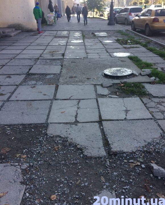 “Неєвропейський тротуар” напроти Євроскверу: коли кам'янчанам чекати на ремонт?, фото №2 на сайті 20minut.ua