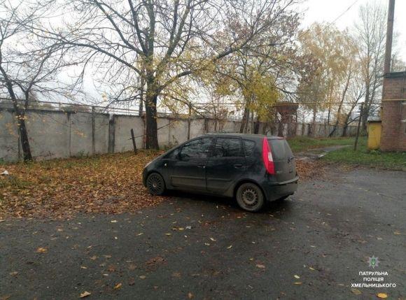 У Хмельницькому розшукують водія, який втік з місця дорожньо-транспортної пригоди, фото №1 на сайті vsim.ua